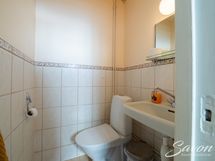 wc (as2) (tupahuoneen yhteydessä)