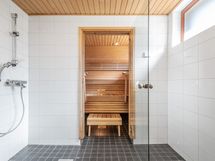 Saunaosasto kellarikerroksessa