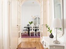 Eteinen / sisäänkäynti