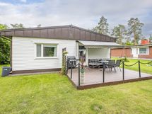 Terassilta käynti olohuoneeseen