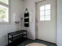 Sisäänkäynti kodinhoitohuoneeseen