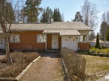 Päätyhuoneisto. Sisäänkäynnin yhteydessä kylmä varasto.