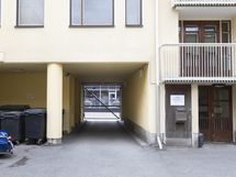 portti Hallituskadulta takapihalle