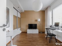 Alakerran makuuhuone