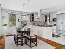 Ruokailutilaan mahtuu isokin pöytä