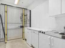 B 24, 180 m²