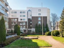 Taloyhtiön sisäpihaa