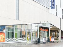 Lähikauppa n.450 m päässä.