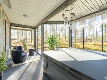 1.krs terassi porealtaalla