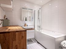 Kylpyhuoneessa yhdistyy raikkaus ja lämpö