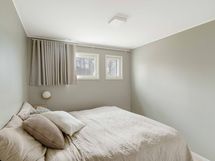 Alakerrassa on yksi makuuhuone